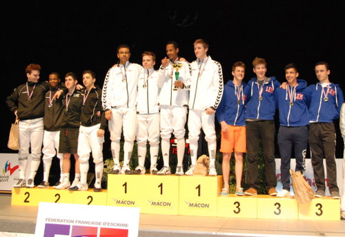 podium EHJ eq N1 chpts france 2013 web